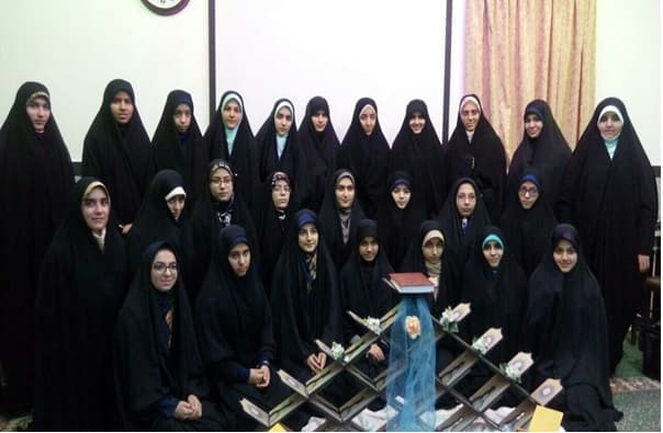 شرکت دانش آموزان در حفظ جزء سی قرآن کریم